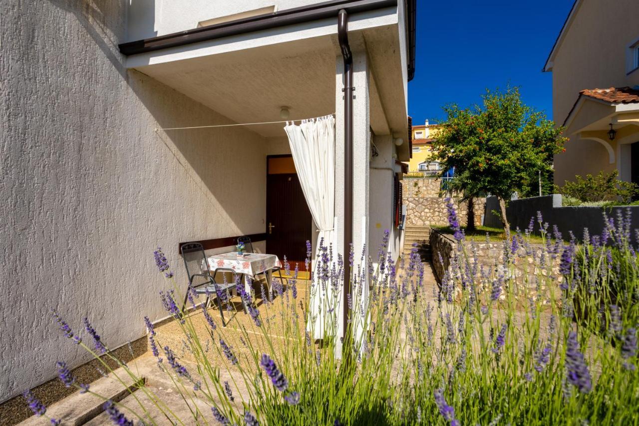 Apartments Belavic By El-Pi Tours Njivice Exterior photo